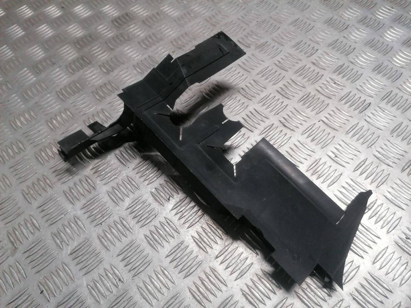 Ieplūdes gaisa deflektors/Difuzors priekš SKODA OCTAVIA 2012 2 Ieplūdes gaisa deflektors/Difuzors priekš SKODA OCTAVIA 2012