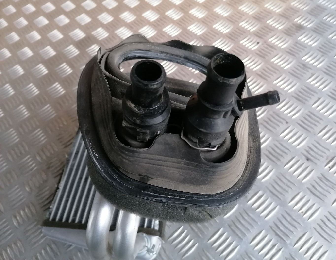 Apsildes sistēmas radiators priekš SKODA OCTAVIA 2012 7 Apsildes sistēmas radiators priekš SKODA OCTAVIA 2012