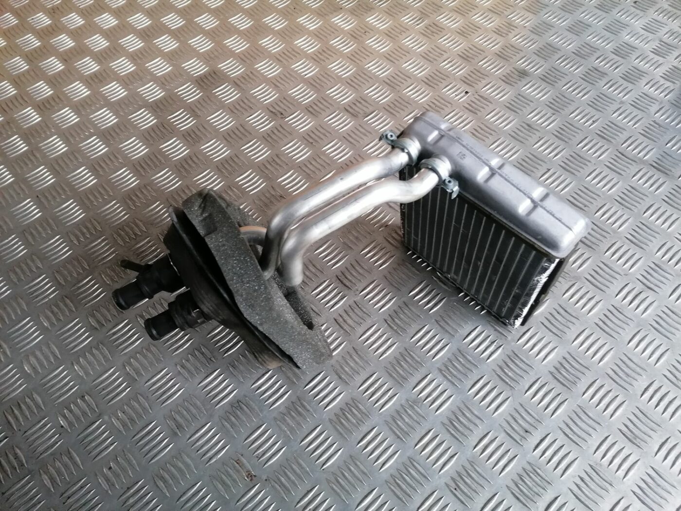 Apsildes sistēmas radiators priekš SKODA OCTAVIA 2012 6 Apsildes sistēmas radiators priekš SKODA OCTAVIA 2012