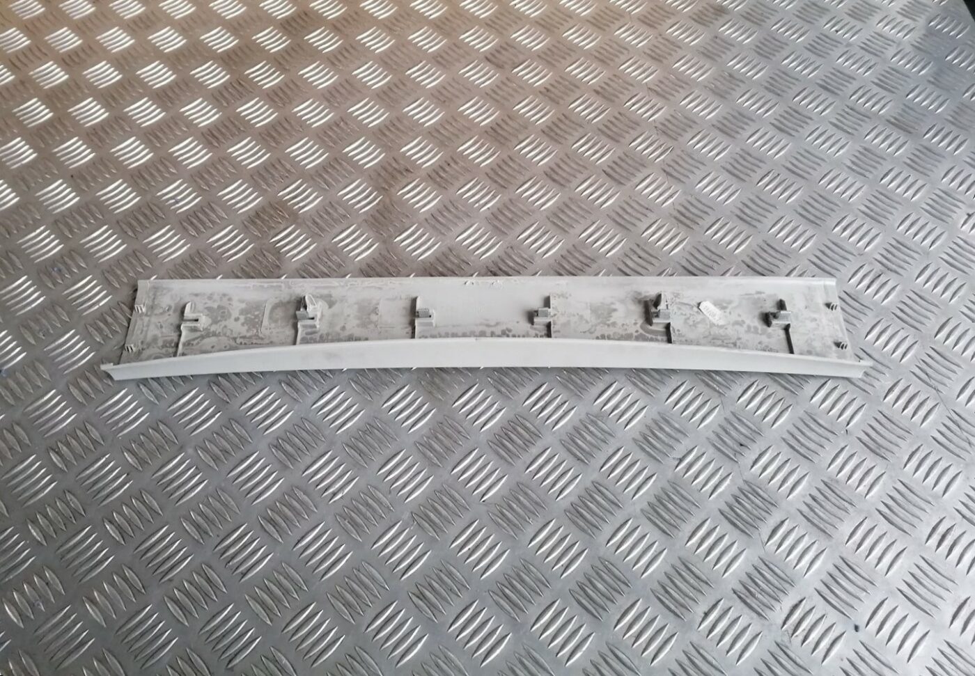 Bagāžnieka vāka apdare priekš SKODA OCTAVIA 2012 4 Bagāžnieka vāka apdare priekš SKODA OCTAVIA 2012