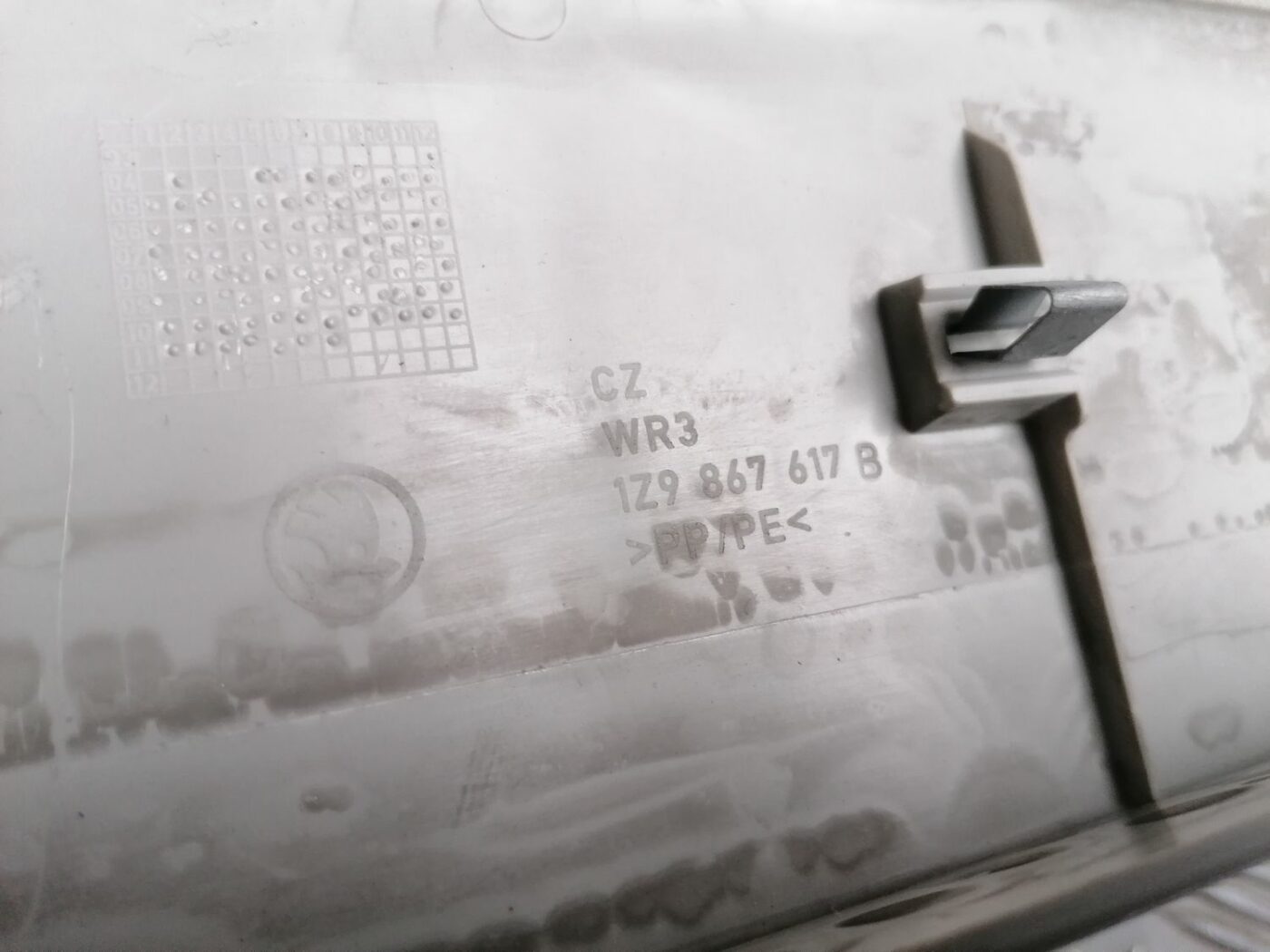 Bagāžnieka vāka apdare priekš SKODA OCTAVIA 2012 3 Bagāžnieka vāka apdare priekš SKODA OCTAVIA 2012