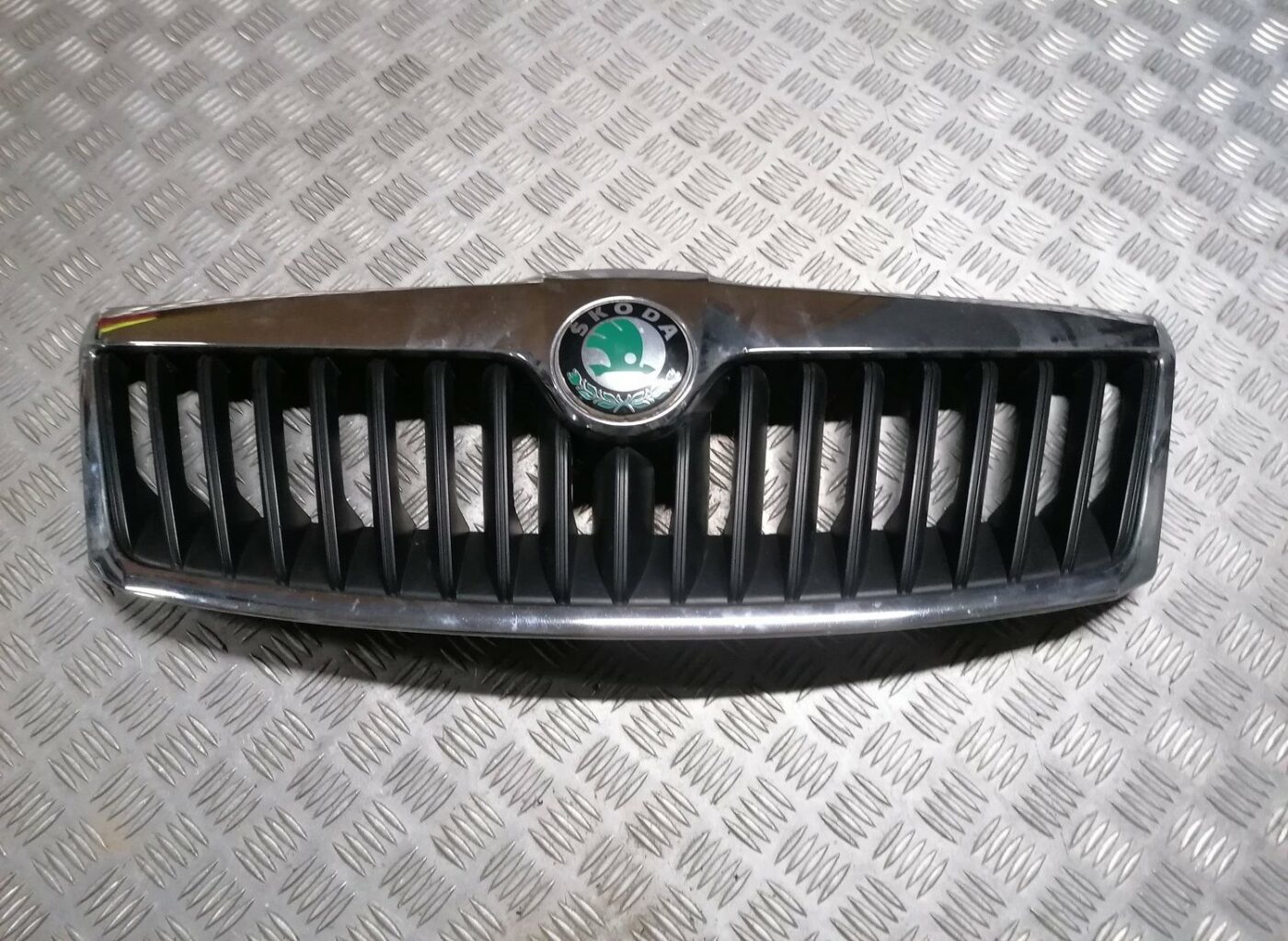 Pārsega reste priekš SKODA OCTAVIA 2012 1 Pārsega reste priekš SKODA OCTAVIA 2012