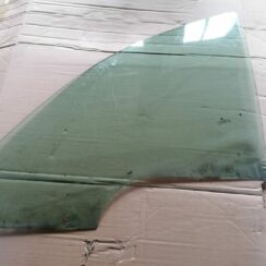 Priekšējo kreiso durvju stikls priekš SKODA OCTAVIA 2012