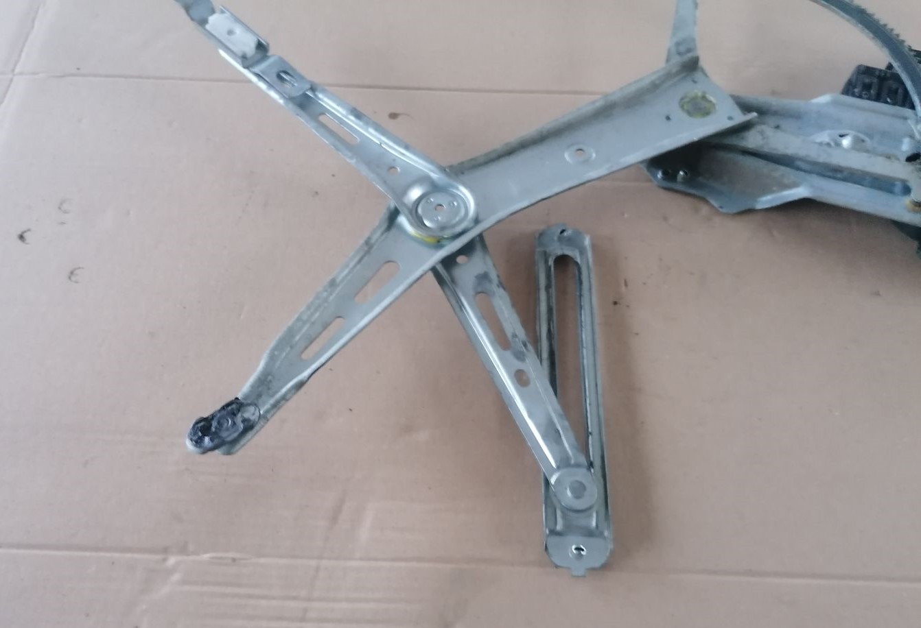 Stikla pacelšanas mehānisms priekšējais kreisais priekš OPEL ZAFIRA 2002 10 Stikla pacelšanas mehānisms priekšējais kreisais priekš OPEL ZAFIRA 2002