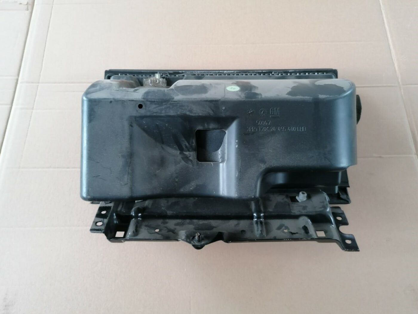 Mantu glabāšanas nodalījums pasažiera pusē priekš OPEL ZAFIRA 2002 5 Mantu glabāšanas nodalījums pasažiera pusē priekš OPEL ZAFIRA 2002