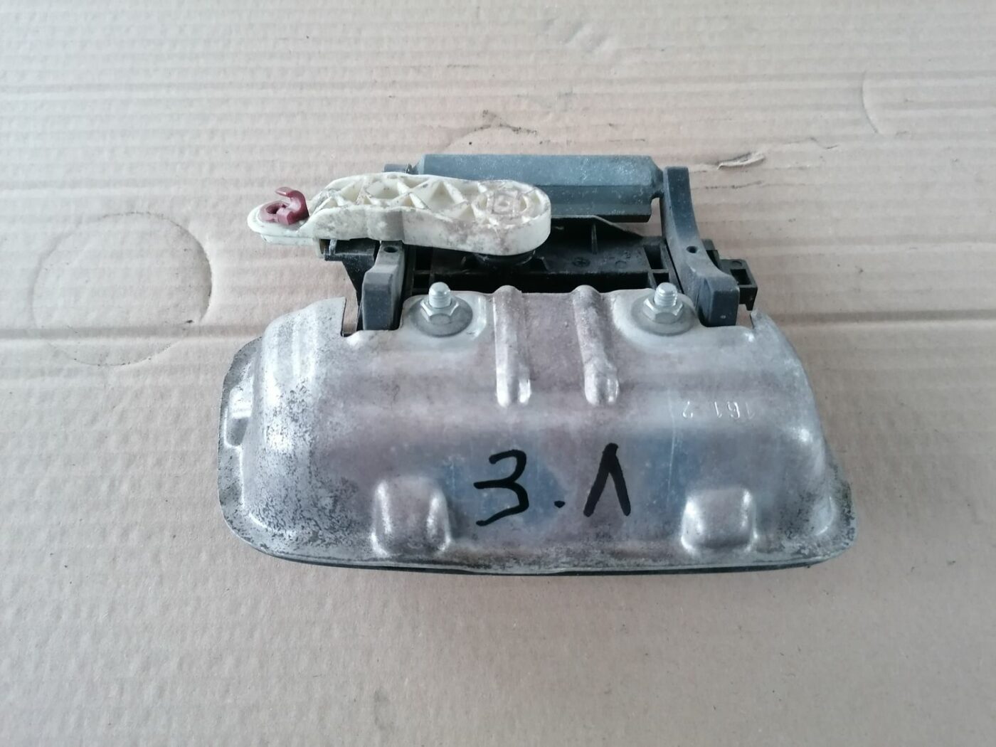 Aizmugurējais kreisais durvju rokturis priekš OPEL ZAFIRA 2002 4 Aizmugurējais kreisais durvju rokturis priekš OPEL ZAFIRA 2002