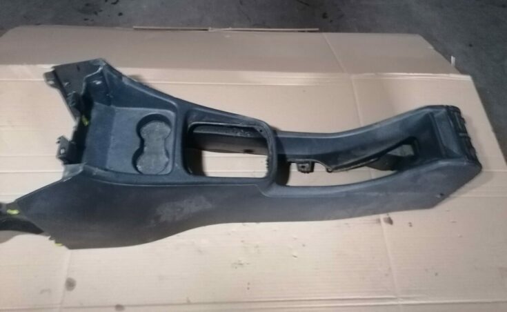 Centrālās konsoles apdares lielākā daļa priekš OPEL ZAFIRA 2002