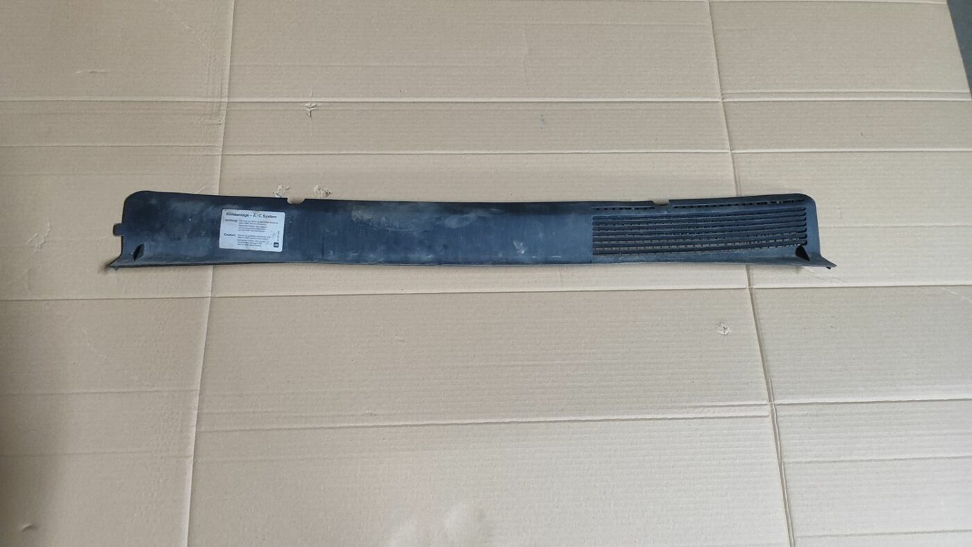 Vējstikla uzlikas (deflektora) režģis priekš OPEL ZAFIRA 2002 1 Vējstikla uzlikas (deflektora) režģis priekš OPEL ZAFIRA 2002