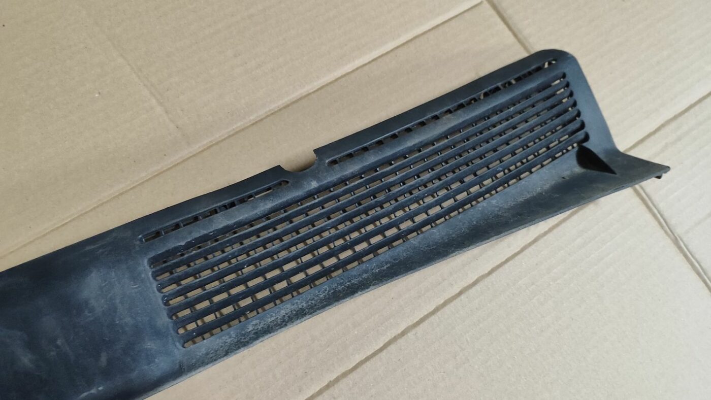 Vējstikla uzlikas (deflektora) režģis priekš OPEL ZAFIRA 2002 3 Vējstikla uzlikas (deflektora) režģis priekš OPEL ZAFIRA 2002