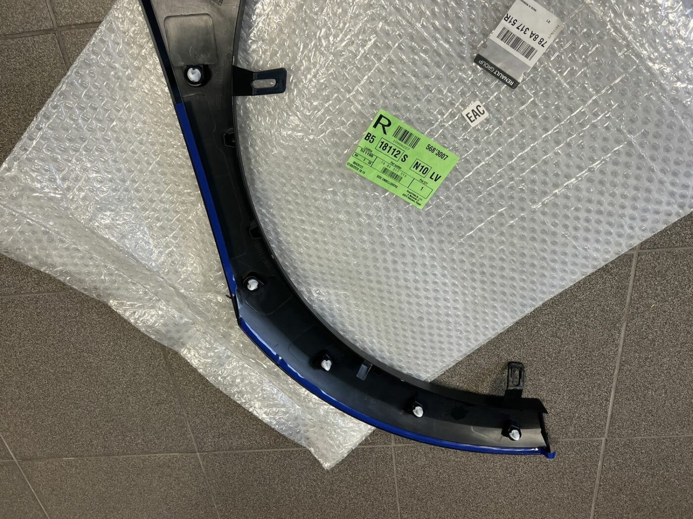 Priekšēja spārna uzlika/moldings priekš DACIA SANDERO/RENAULT 2017 3 Priekšēja spārna uzlika/moldings priekš DACIA SANDERO/RENAULT 2017