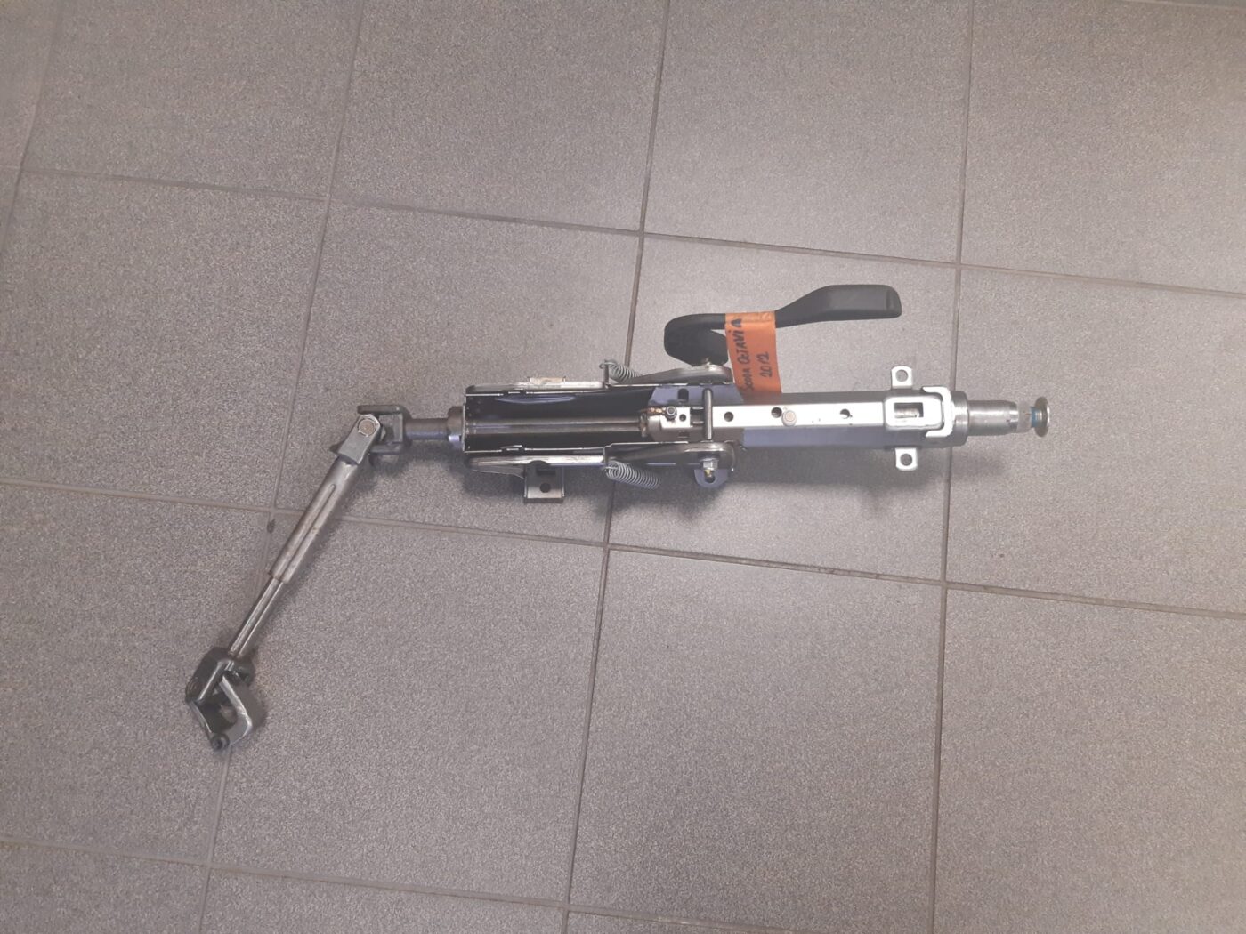 Stūres statne priekš SKODA OCTAVIA 2012 1 Stūres statne priekš SKODA OCTAVIA 2012