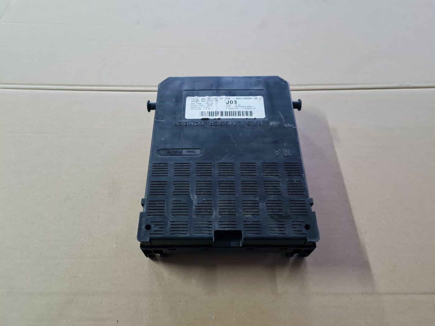 Drošinātāju bloks priekš PEUGEOT 307 2003 2 Drošinātāju bloks priekš PEUGEOT 307 2003