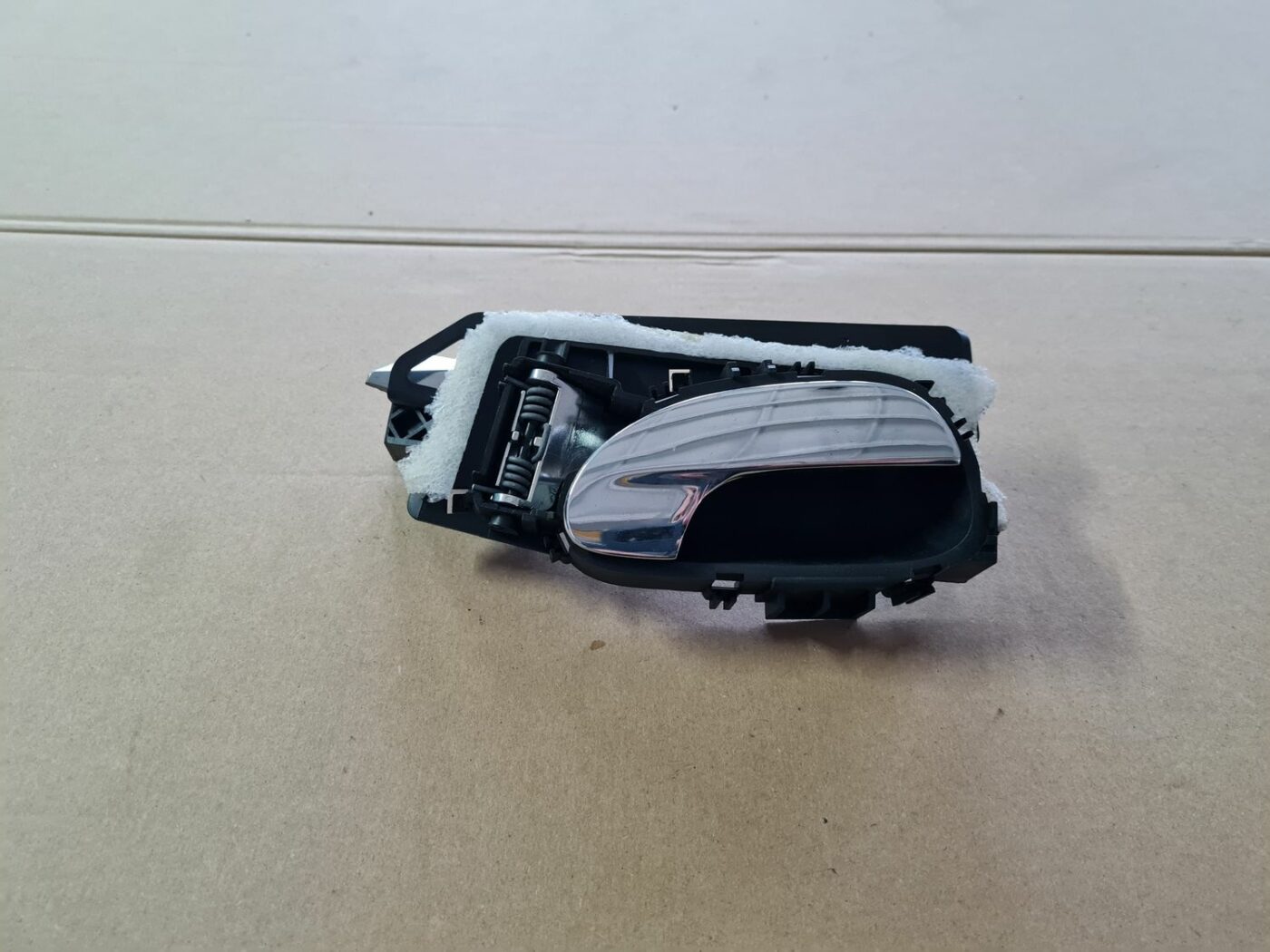 Salona durvju rokturis, aizmugures labais priekš PEUGEOT 307 2003 1 Salona durvju rokturis, aizmugures labais priekš PEUGEOT 307 2003