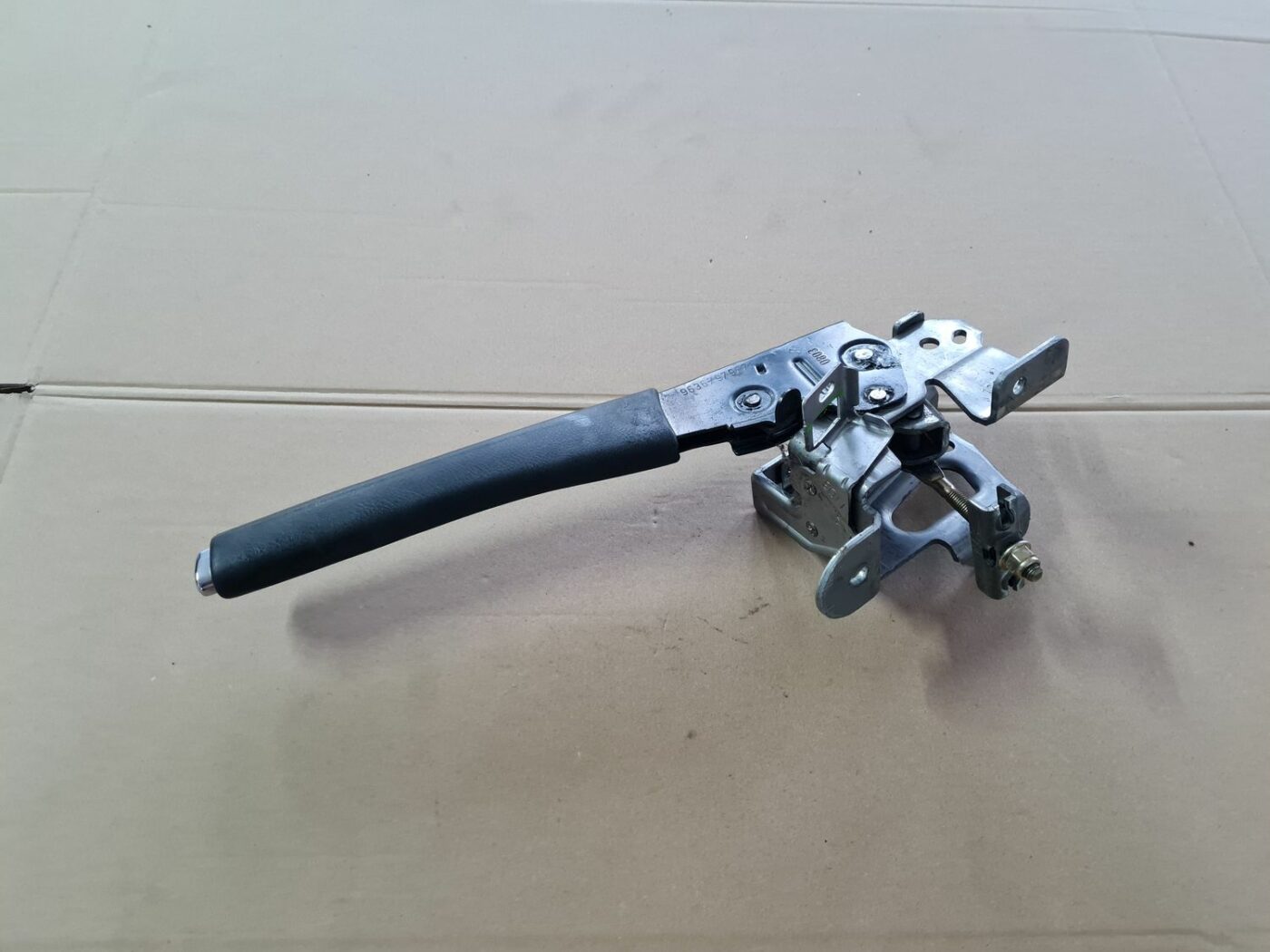 Stāvbremzes svira priekš PEUGEOT 307 2003 1 Stāvbremzes svira priekš PEUGEOT 307 2003