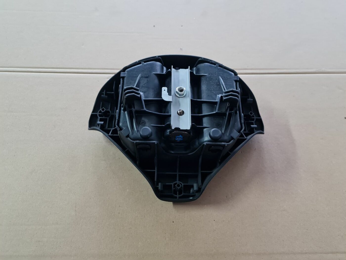 Stūres drošības spilvens priekš PEUGEOT 307 2003 3 Stūres drošības spilvens priekš PEUGEOT 307 2003