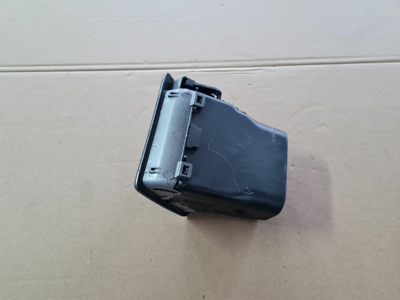 Mērinstrumentu paneļa gaisa vads, pa labi priekš PEUGEOT 307 2003 2 Mērinstrumentu paneļa gaisa vads, pa labi priekš PEUGEOT 307 2003