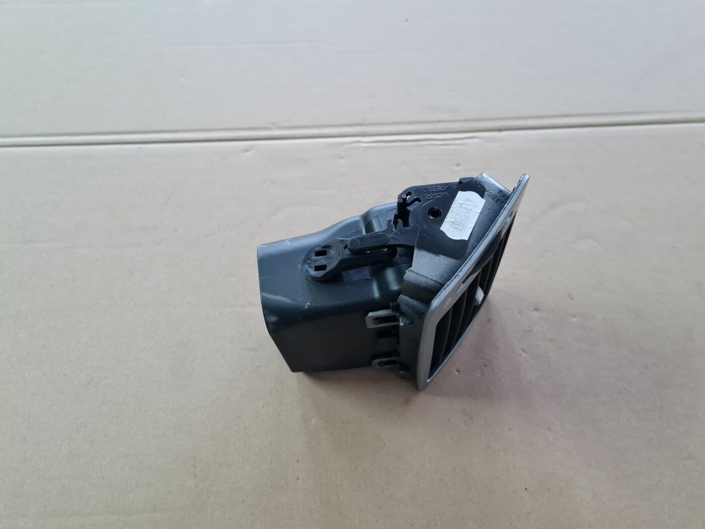 Mērinstrumentu paneļa gaisa vads, pa labi priekš PEUGEOT 307 2003 4 Mērinstrumentu paneļa gaisa vads, pa labi priekš PEUGEOT 307 2003