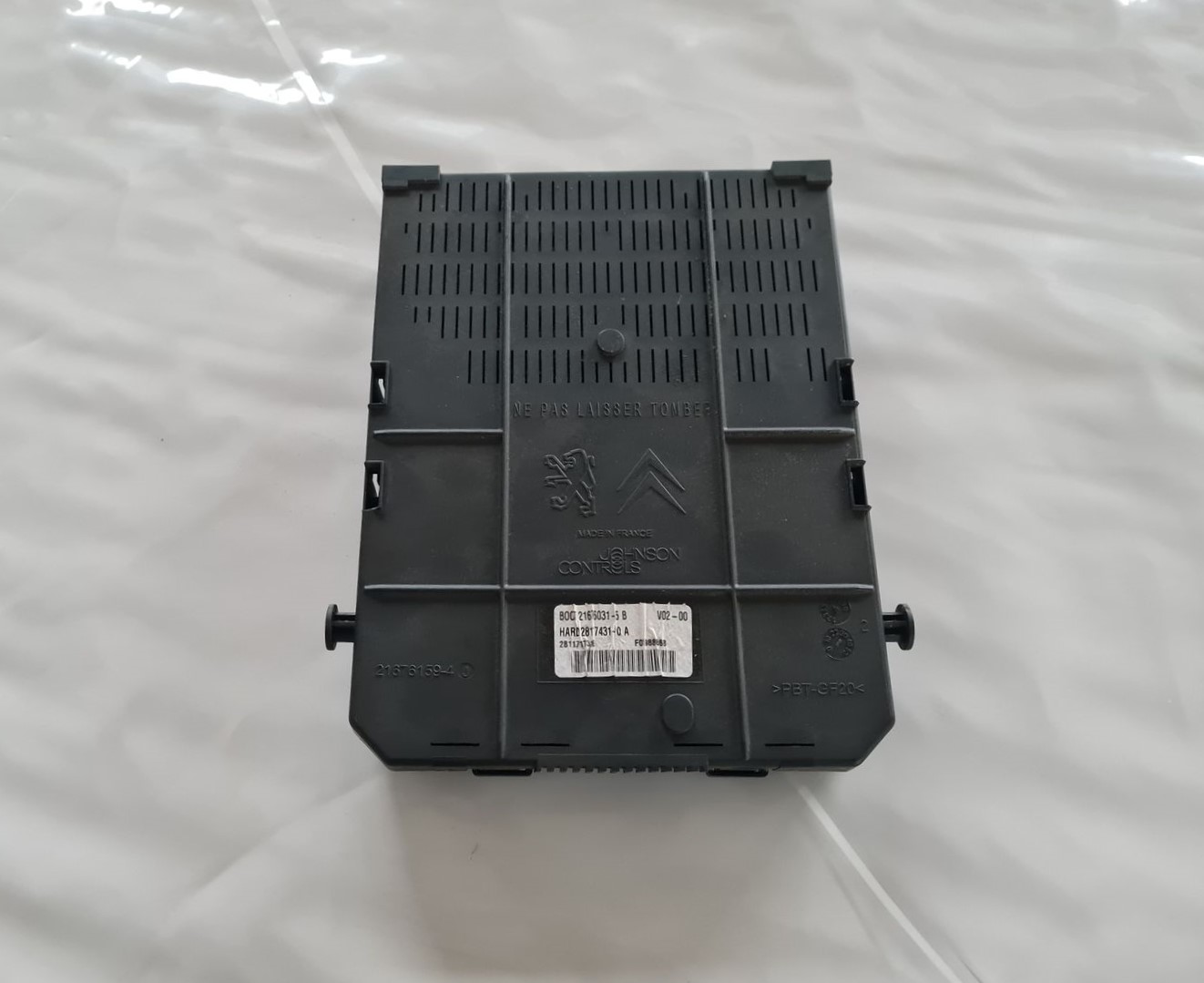 Drošinātāju bloks priekš CITROEN C4 2006-2 4 Drošinātāju bloks priekš CITROEN C4 2006-2