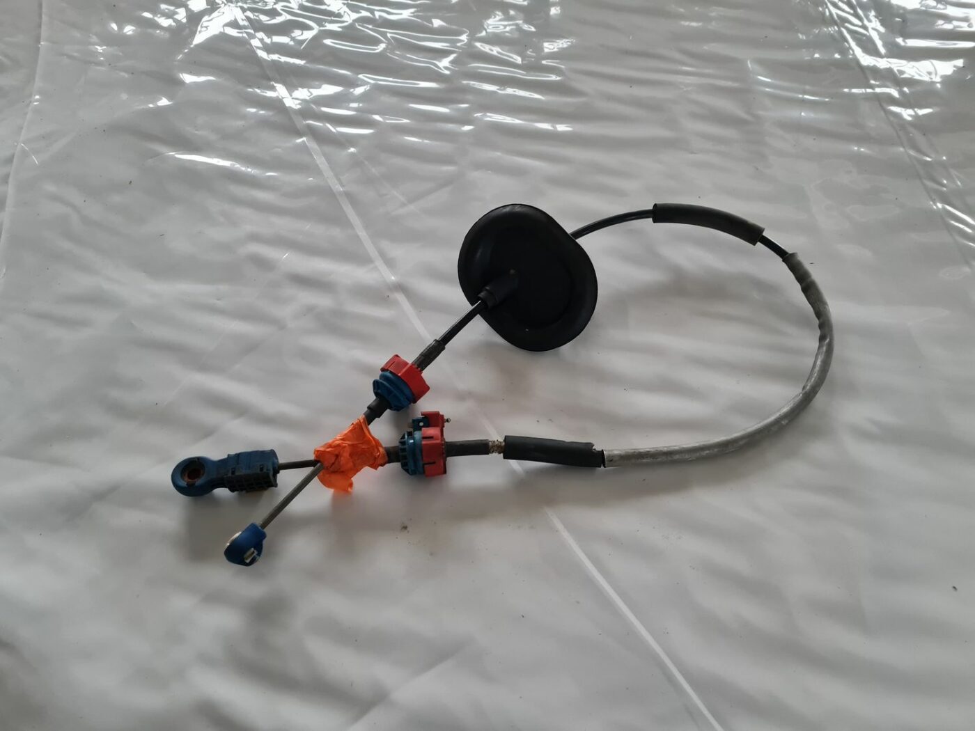 Pārnesumu pārslēgšanas mehānisma troses priekš CITROEN C4 2006-2 1 Pārnesumu pārslēgšanas mehānisma troses priekš CITROEN C4 2006-2