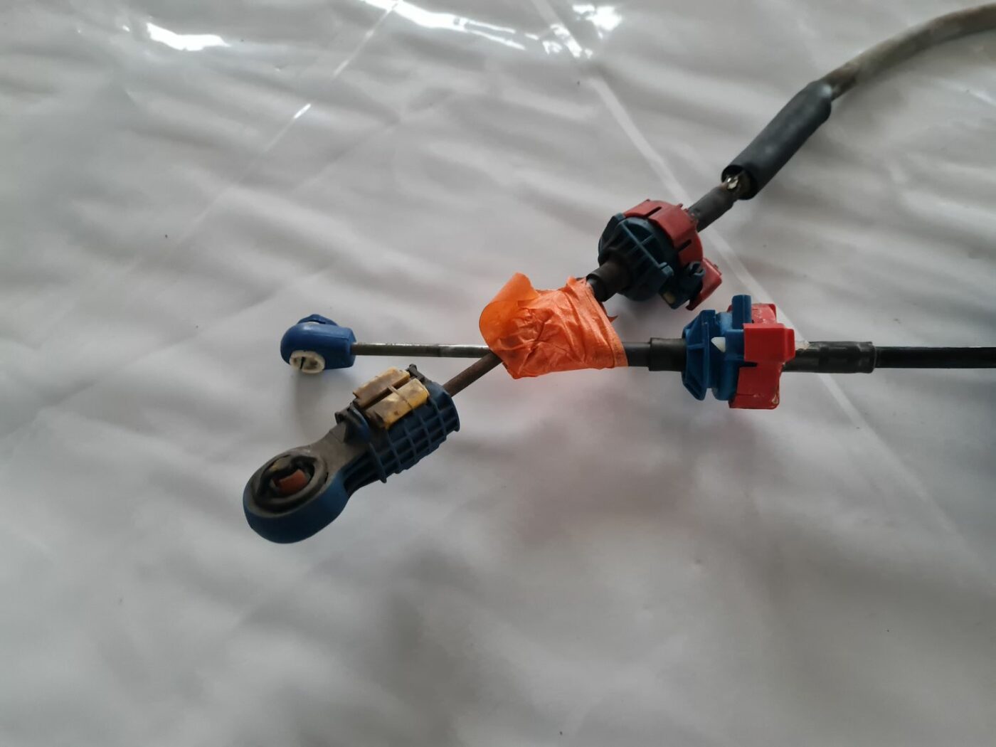 Pārnesumu pārslēgšanas mehānisma troses priekš CITROEN C4 2006-2 3 Pārnesumu pārslēgšanas mehānisma troses priekš CITROEN C4 2006-2