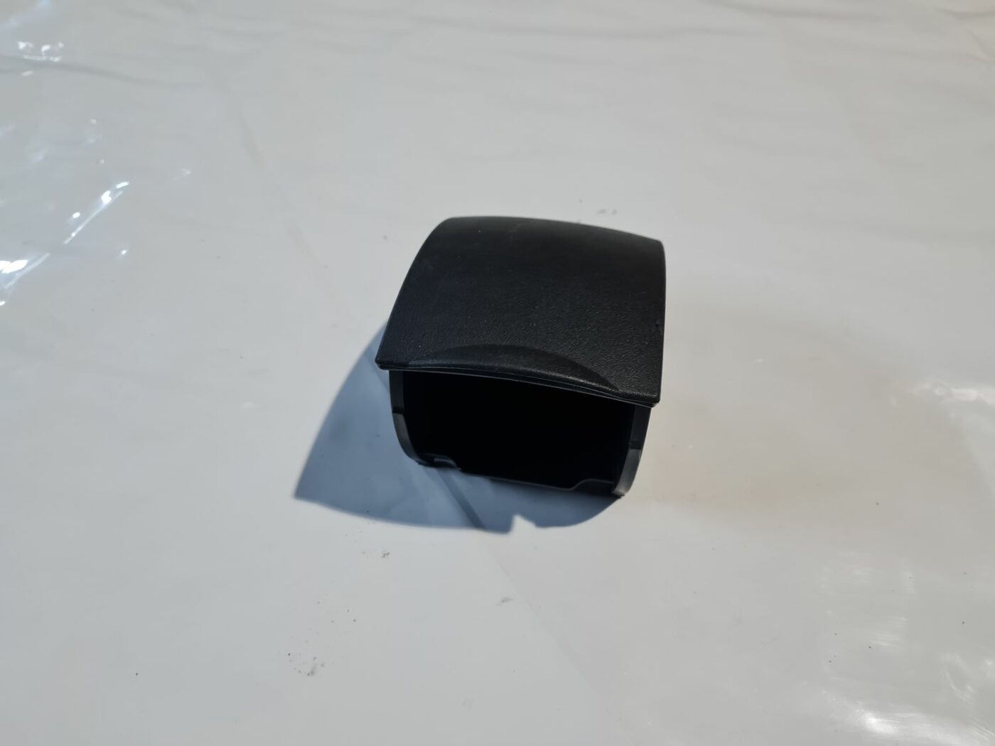 Centrālās konsoles nodalījums priekš CITROEN C4 2006-2 1 Centrālās konsoles nodalījums priekš CITROEN C4 2006-2