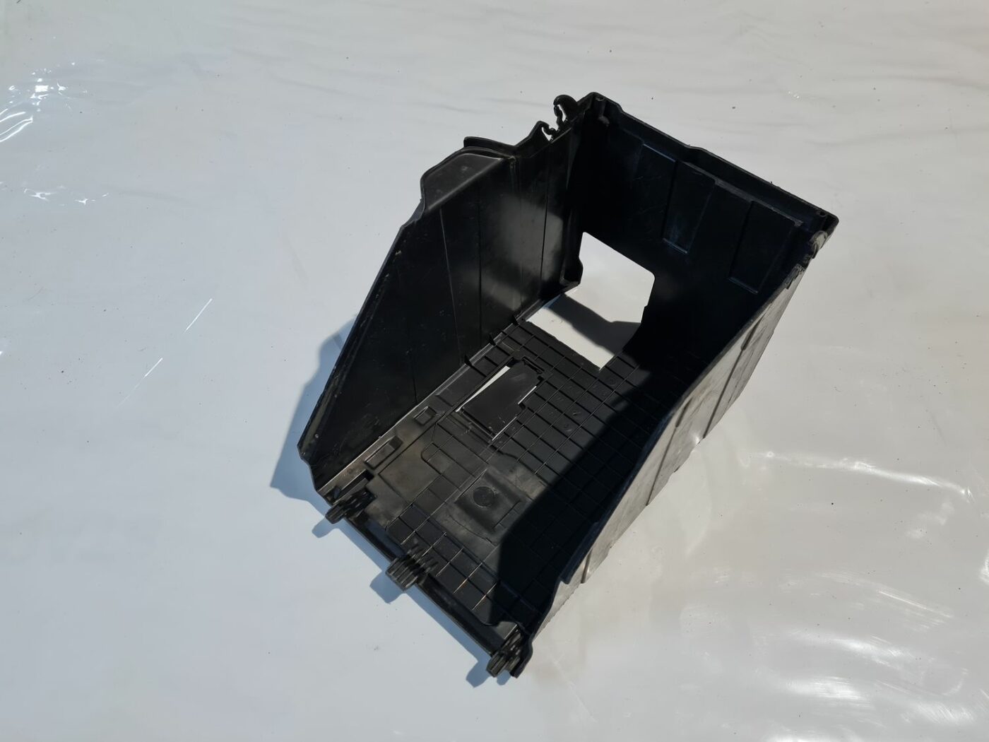 Akumulatora vāks priekš CITROEN C4 2006-2 1 Akumulatora vāks priekš CITROEN C4 2006-2
