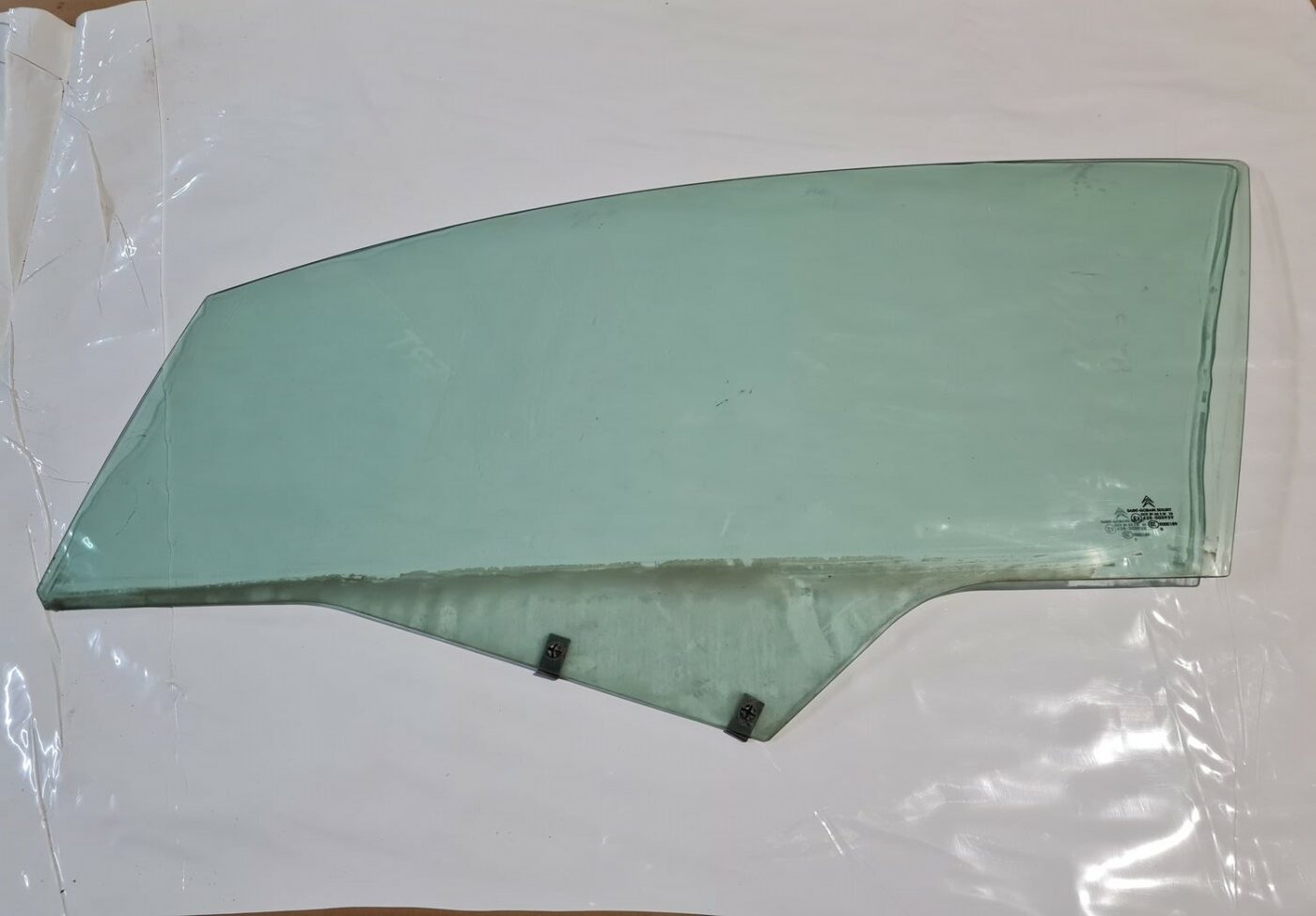 Priekšējo kreiso durvju stikls priekš CITROEN C4 2006-2 1 Priekšējo kreiso durvju stikls priekš CITROEN C4 2006-2