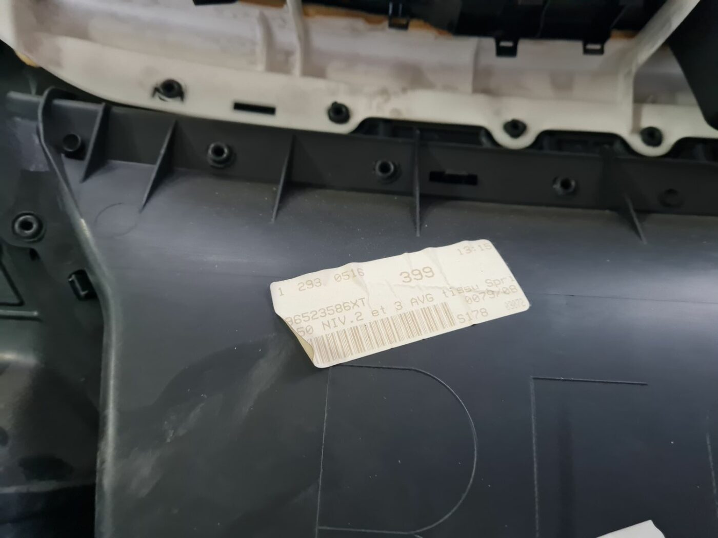 Priekšējo kreiso durvju apdare priekš CITROEN C4 2006-2 3 Priekšējo kreiso durvju apdare priekš CITROEN C4 2006-2