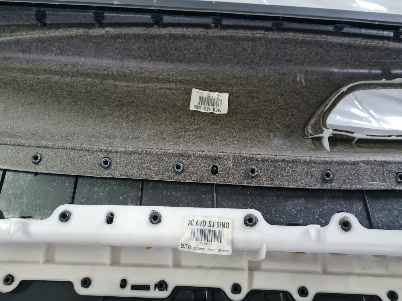 Priekšējo labo durvju apdare priekš CITROEN C4 2006-2 3 Priekšējo labo durvju apdare priekš CITROEN C4 2006-2