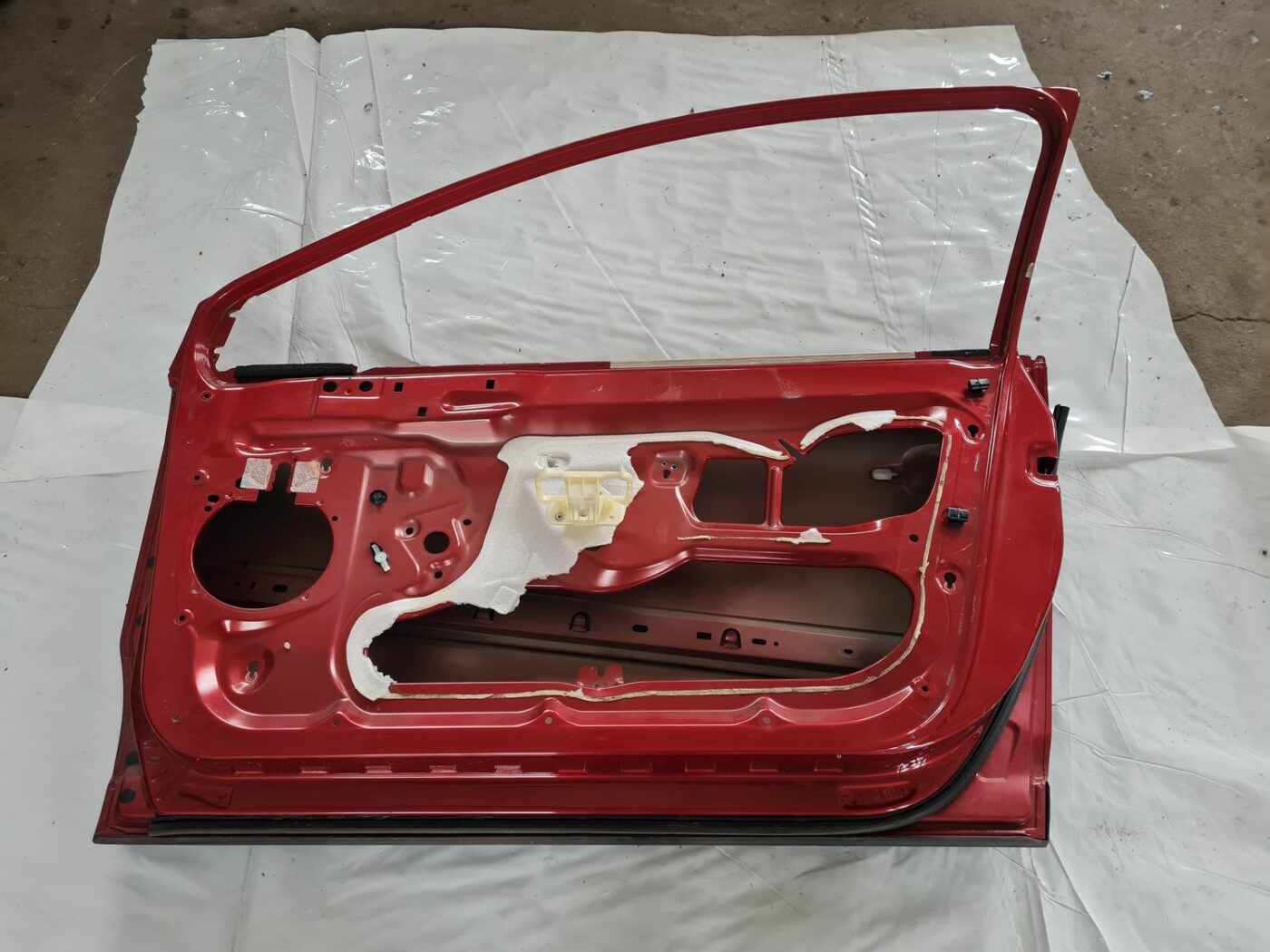 Priekšējās labās durvis priekš CITROEN C4 2006-2 5 Priekšējās labās durvis priekš CITROEN C4 2006-2