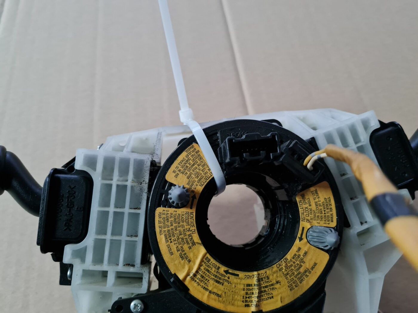 Stūres statnes slēdzis priekš MAZDA 3 2007 4 Stūres statnes slēdzis priekš MAZDA 3 2007