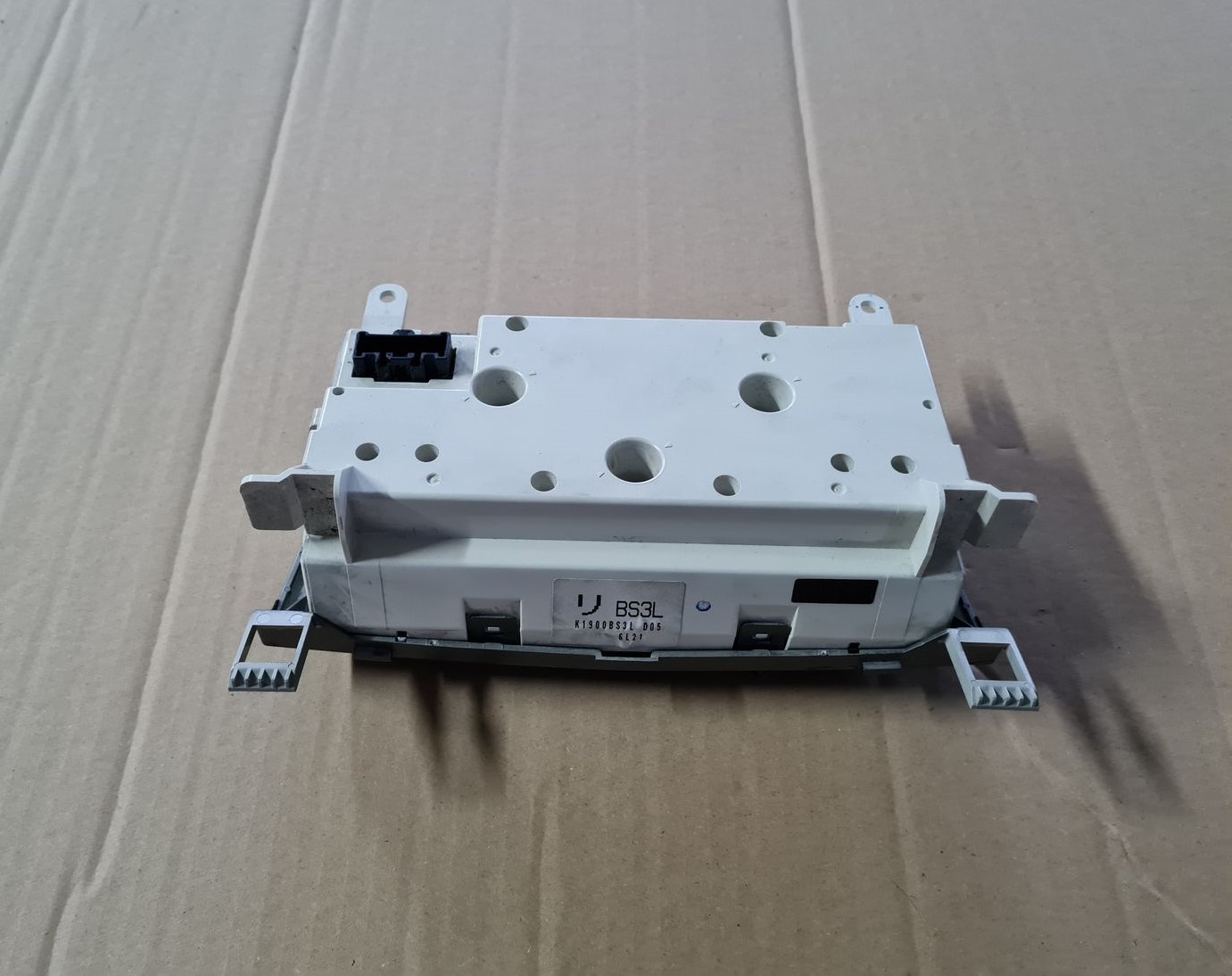 Klimata kontroles bloks priekš MAZDA 3 2007 2 Klimata kontroles bloks priekš MAZDA 3 2007