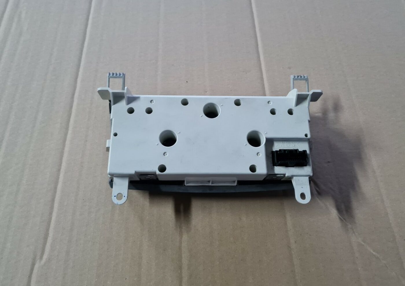 Klimata kontroles bloks priekš MAZDA 3 2007 4 Klimata kontroles bloks priekš MAZDA 3 2007