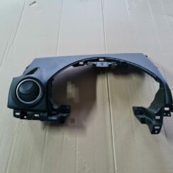 Mērinstrumentu paneļa apdare augšā priekš MAZDA 3 2007