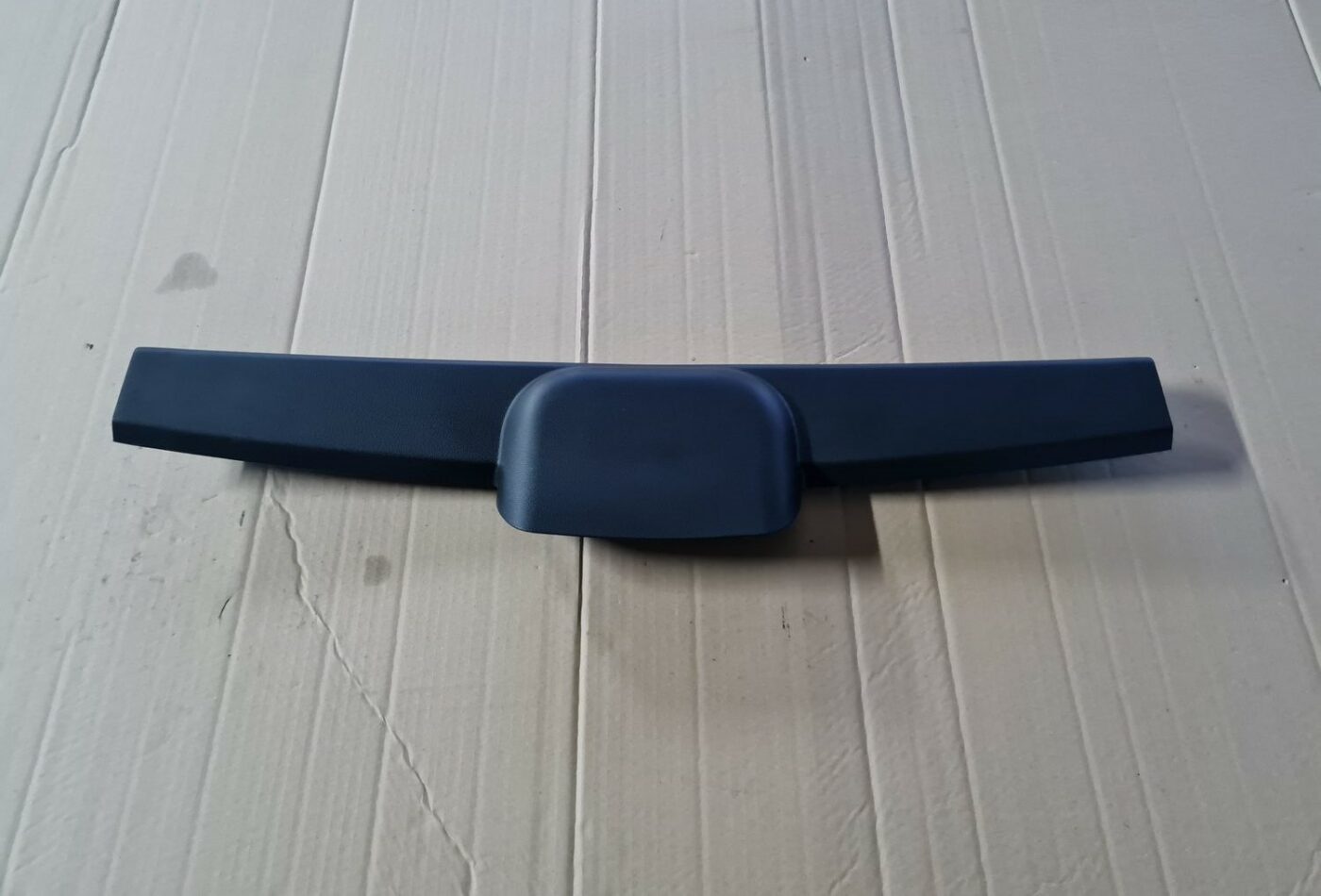 Bagāžnieka vāka apdare priekš MAZDA 3 2007 1 Bagāžnieka vāka apdare priekš MAZDA 3 2007