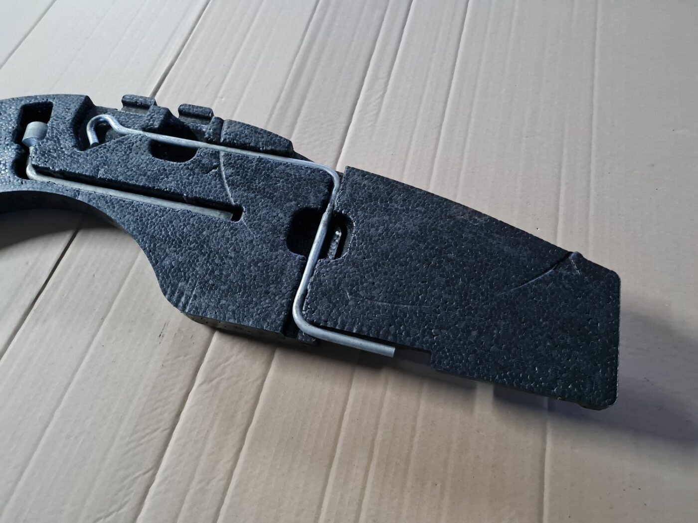 Instrumentu kaste priekš MAZDA 3 2007 4 Instrumentu kaste priekš MAZDA 3 2007