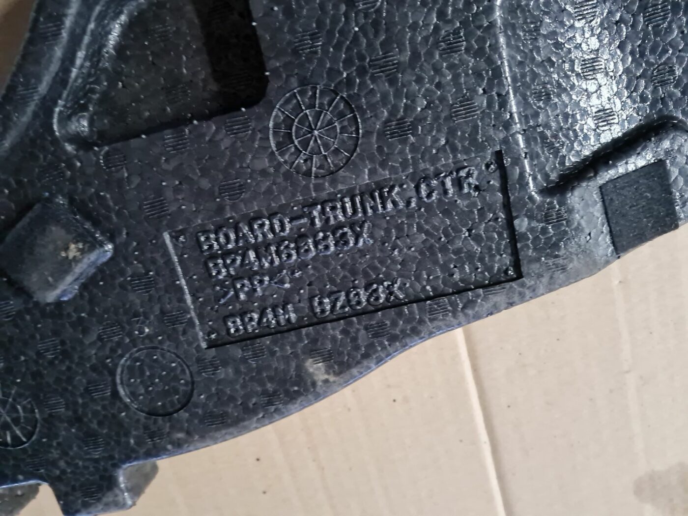 Instrumentu kaste priekš MAZDA 3 2007 3 Instrumentu kaste priekš MAZDA 3 2007