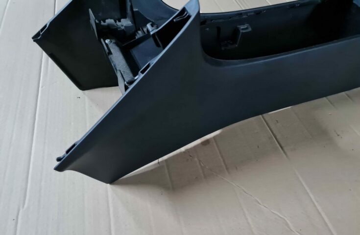 Centrālās konsoles apdares lielākā daļa priekš MAZDA 3 2007