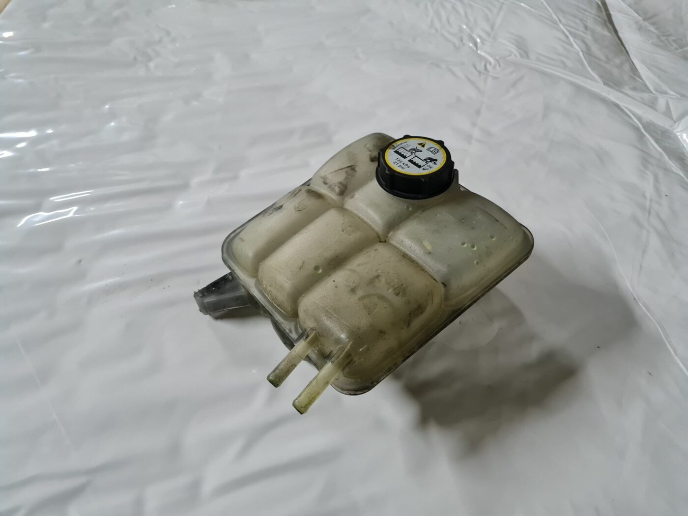 Dzesēšanas šķidruma tvertne priekš MAZDA 3 2007 1 Dzesēšanas šķidruma tvertne priekš MAZDA 3 2007