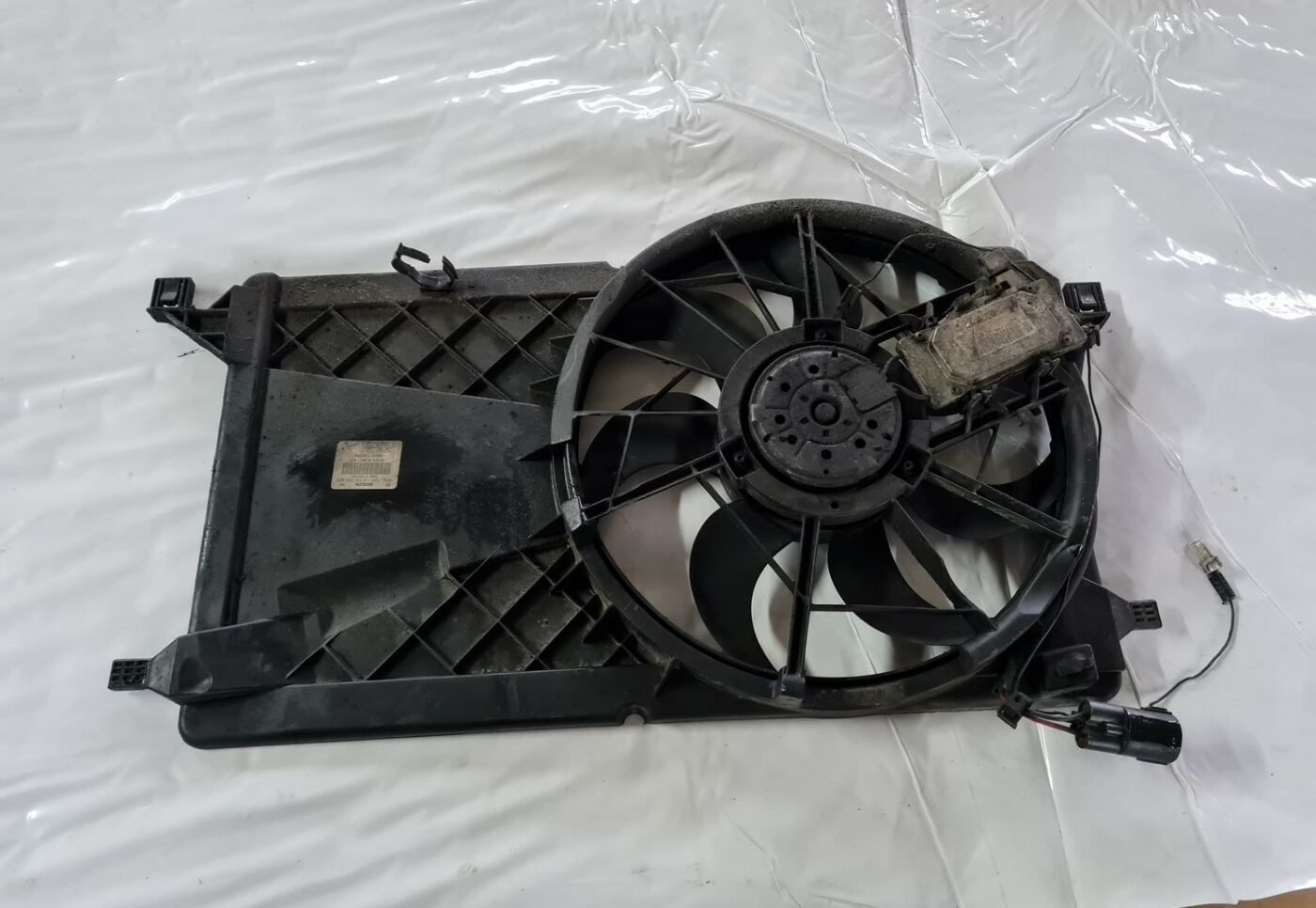 Dzesēšanas radiatora ventilators priekš MAZDA 3 2007 1 Dzesēšanas radiatora ventilators priekš MAZDA 3 2007