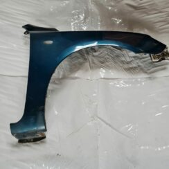 Priekšējais labais spārns priekš MAZDA 3 2007