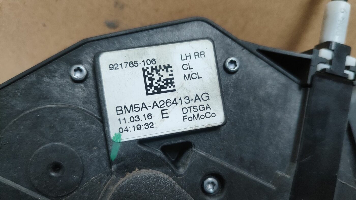 Aizmugurējo kreiso durvju slēdzene priekš FORD FOCUS 2016 UNIVERSAL 6 Aizmugurējo kreiso durvju slēdzene priekš FORD FOCUS 2016 UNIVERSAL