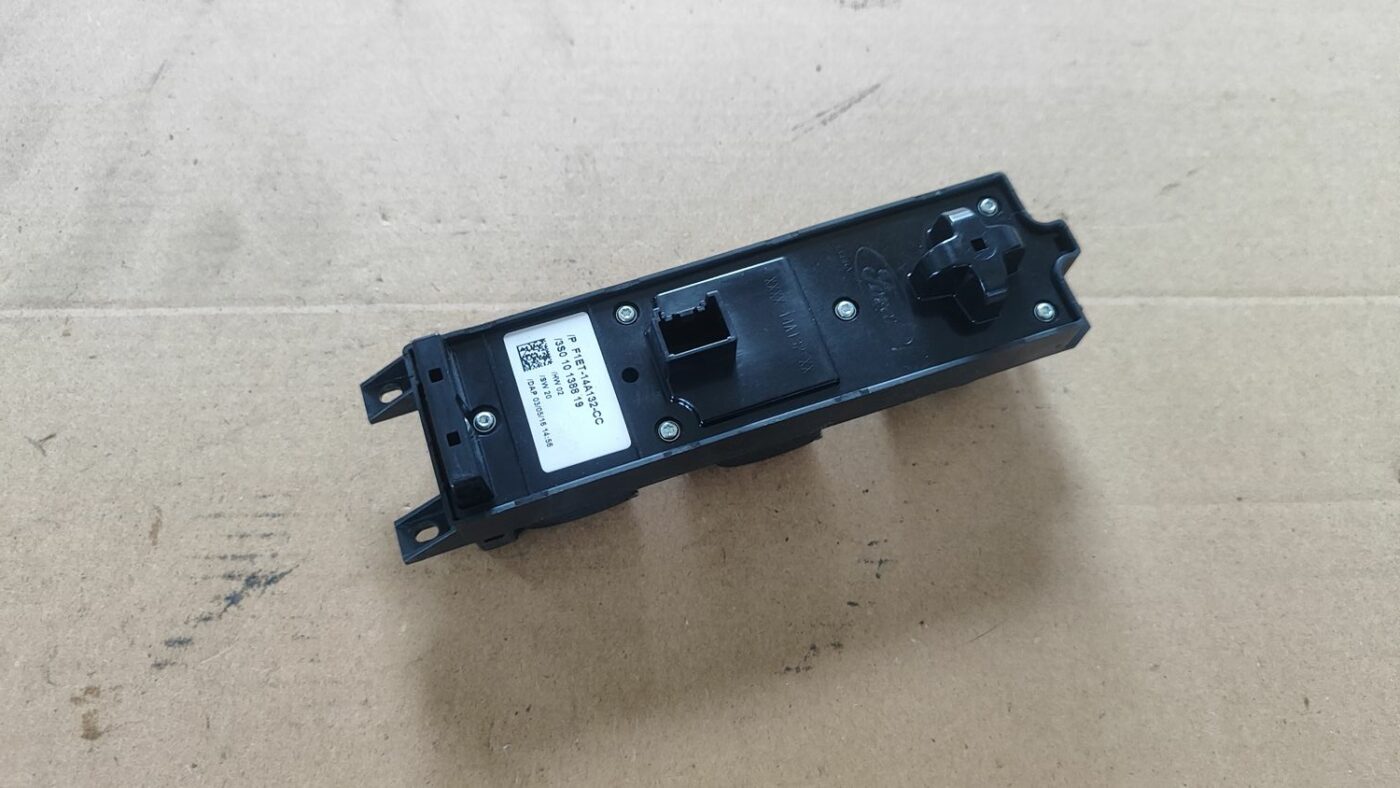 Šofera durvju slēdža pogas priekš FORD FOCUS 2016 UNIVERSAL 4 Šofera durvju slēdža pogas priekš FORD FOCUS 2016 UNIVERSAL