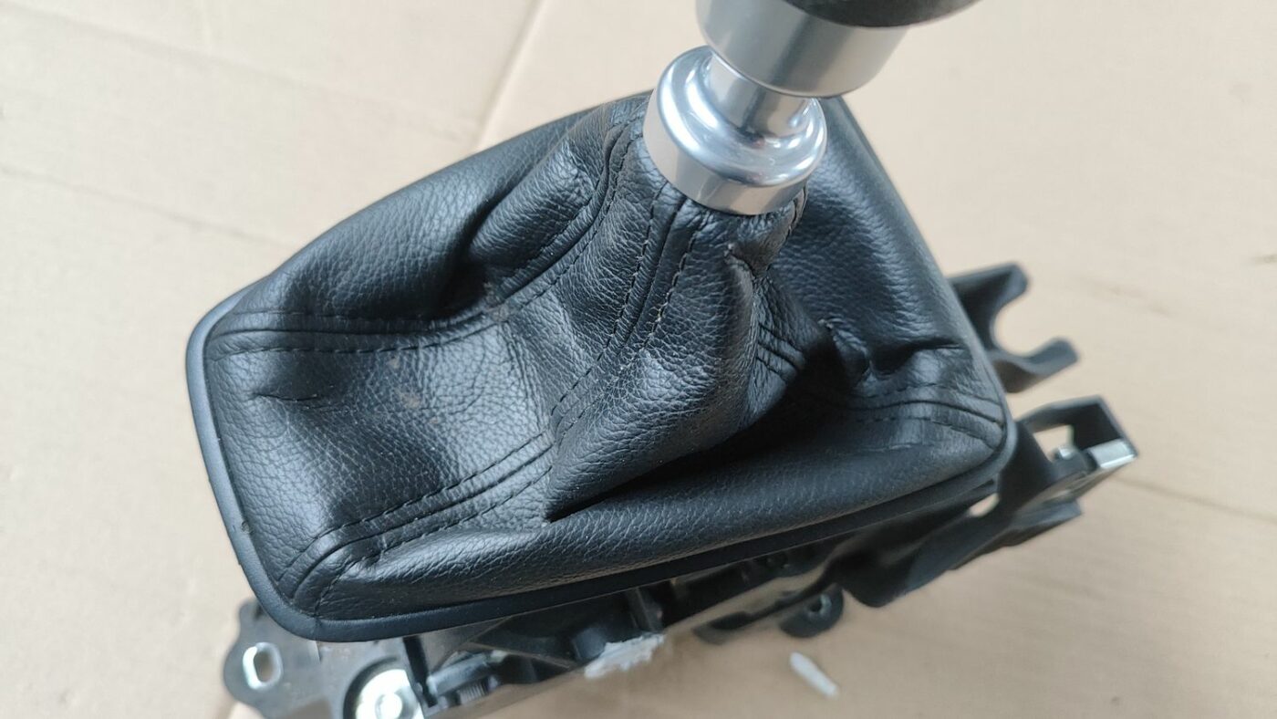 Ātrumu pārslēgšanas slēdzis priekš FORD FOCUS 2016 UNIVERSAL 3 Ātrumu pārslēgšanas slēdzis priekš FORD FOCUS 2016 UNIVERSAL