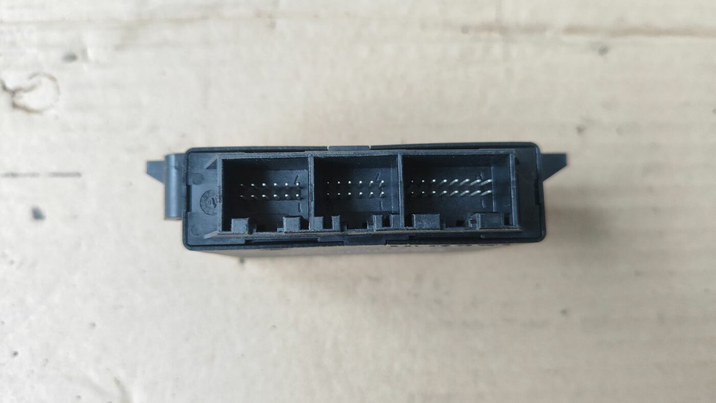 Parkošanās devēju vadības bloks priekš FORD FOCUS 2016 UNIVERSAL 4 Parkošanās devēju vadības bloks priekš FORD FOCUS 2016 UNIVERSAL