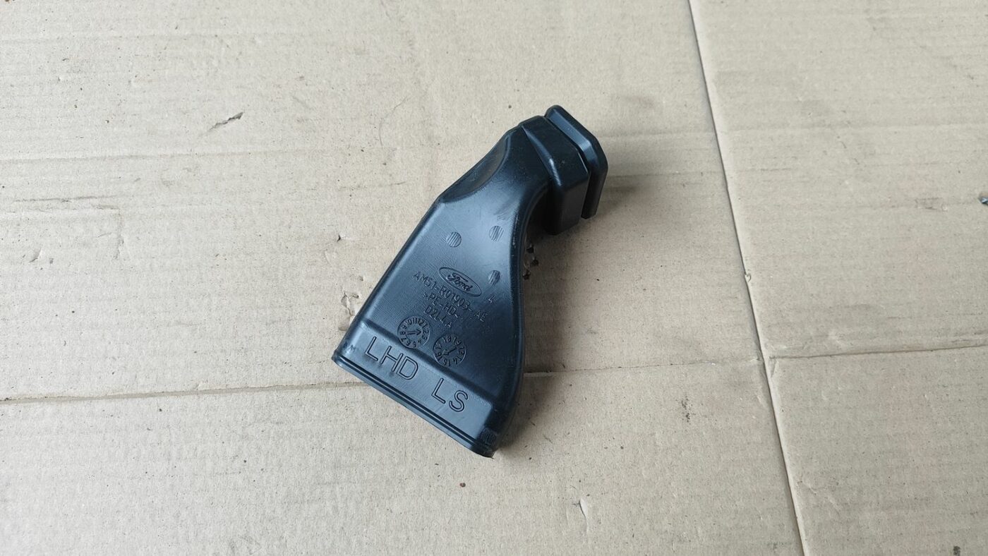 Salona gaisa vads priekš FORD FOCUS 2016 UNIVERSAL 1 Salona gaisa vads priekš FORD FOCUS 2016 UNIVERSAL