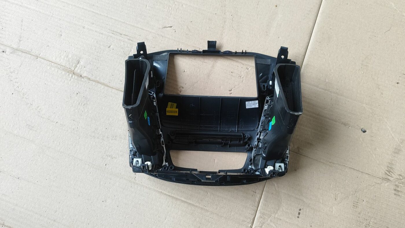 Mērinstrumentu paneļa gaisa vads, centrā priekš FORD FOCUS 2016 UNIVERSAL 7 Mērinstrumentu paneļa gaisa vads, centrā priekš FORD FOCUS 2016 UNIVERSAL