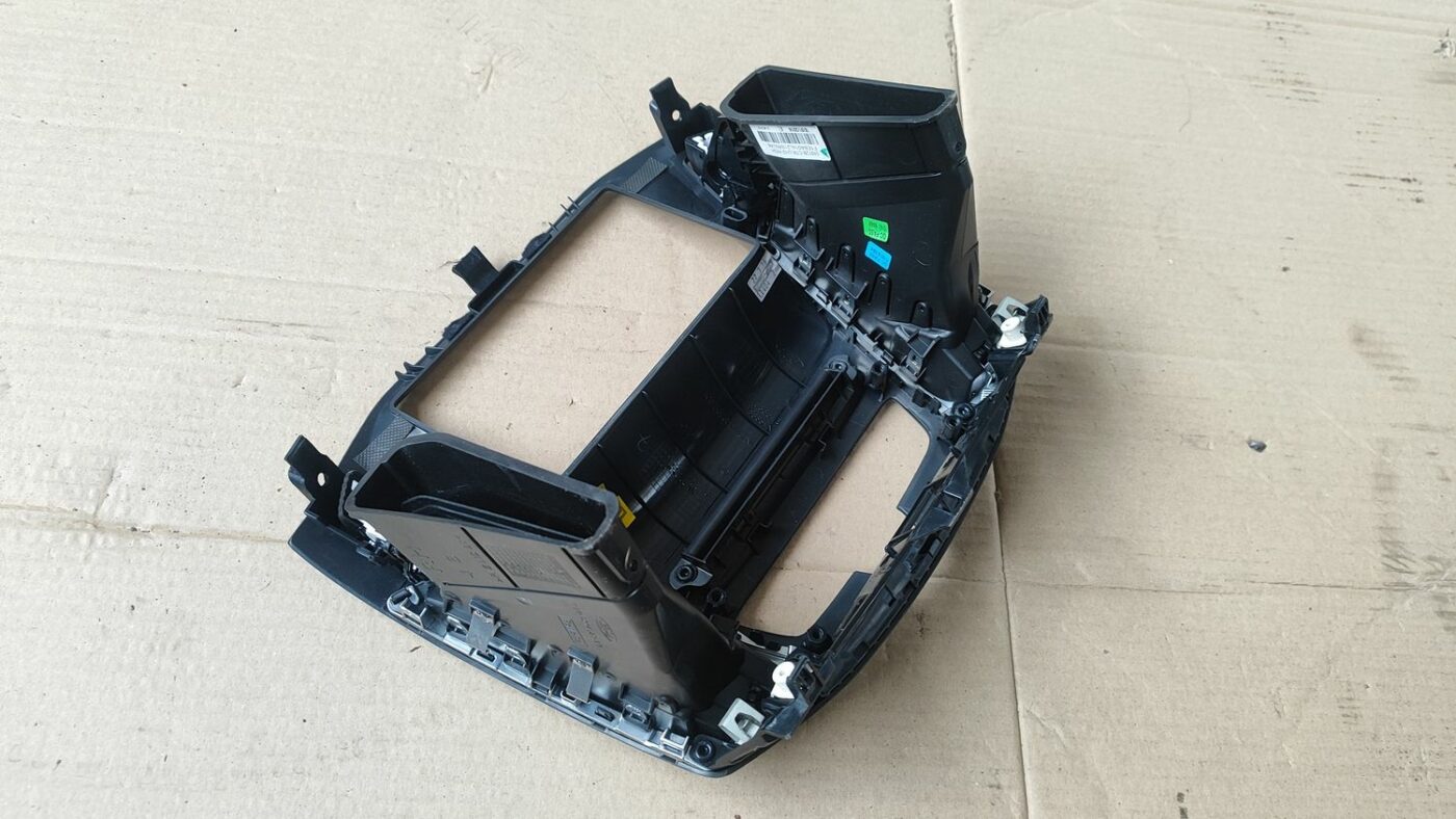 Mērinstrumentu paneļa gaisa vads, centrā priekš FORD FOCUS 2016 UNIVERSAL 6 Mērinstrumentu paneļa gaisa vads, centrā priekš FORD FOCUS 2016 UNIVERSAL