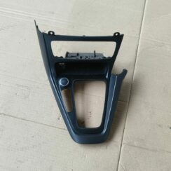 Dekoratīvs rāmis pārnesumu selektoram priekš FORD FOCUS 2016 UNIVERSAL