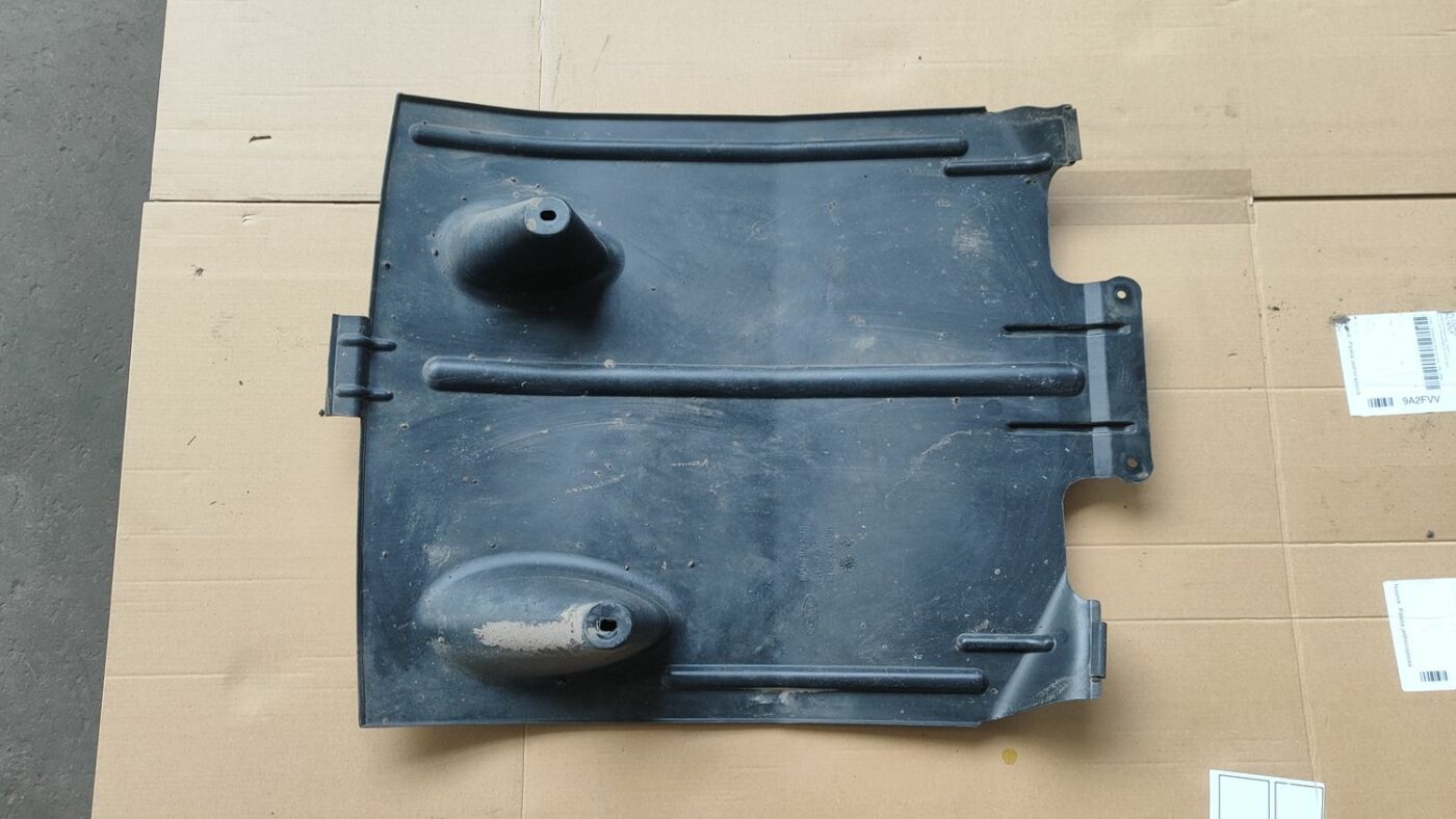 Dzinēja aizsargs priekš FORD FOCUS 2016 UNIVERSAL 4 Dzinēja aizsargs priekš FORD FOCUS 2016 UNIVERSAL